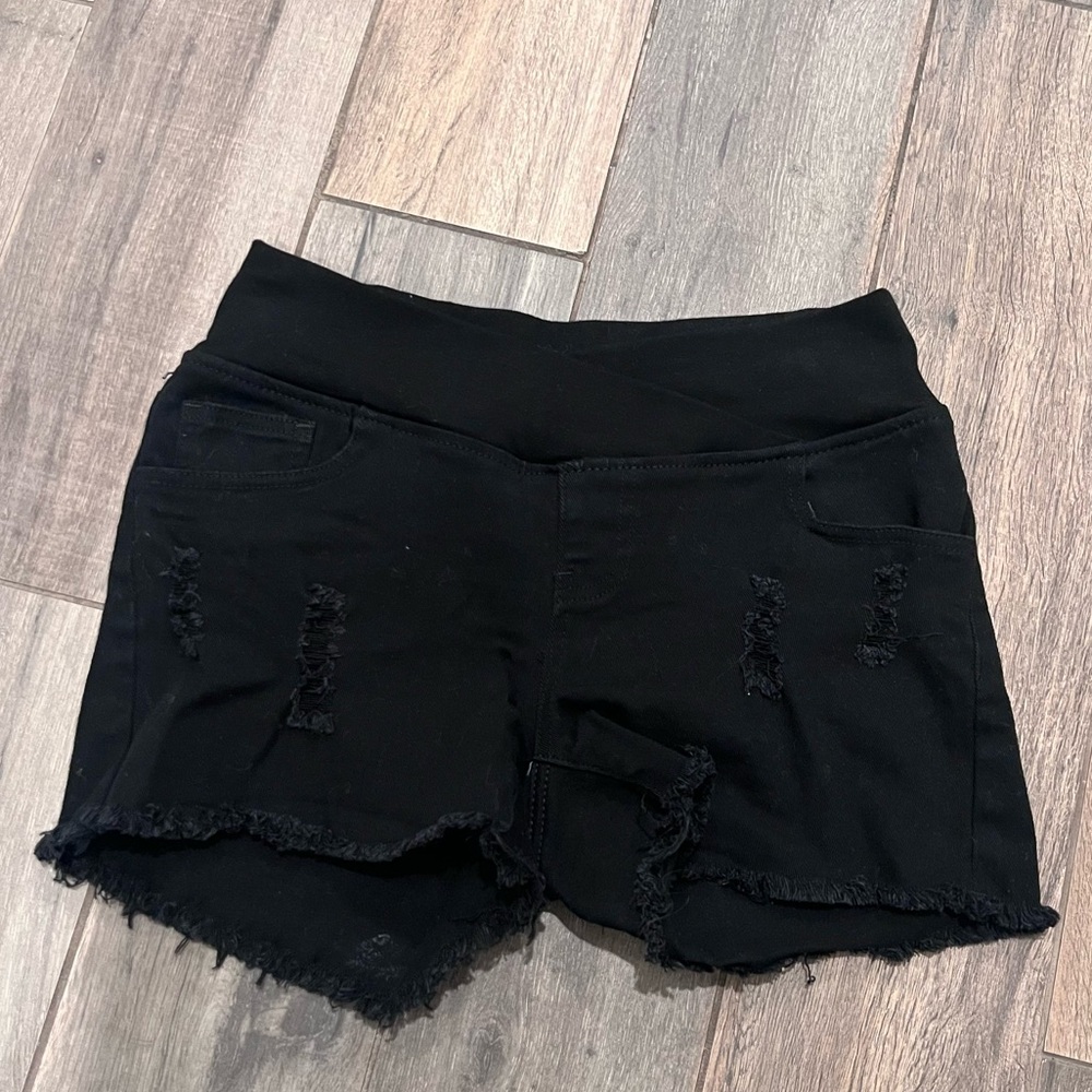 Black, below the belly maternity shorts